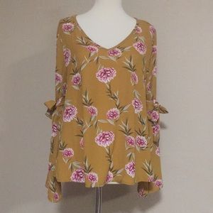 Sienna Sky floral blouse flared sleeves M